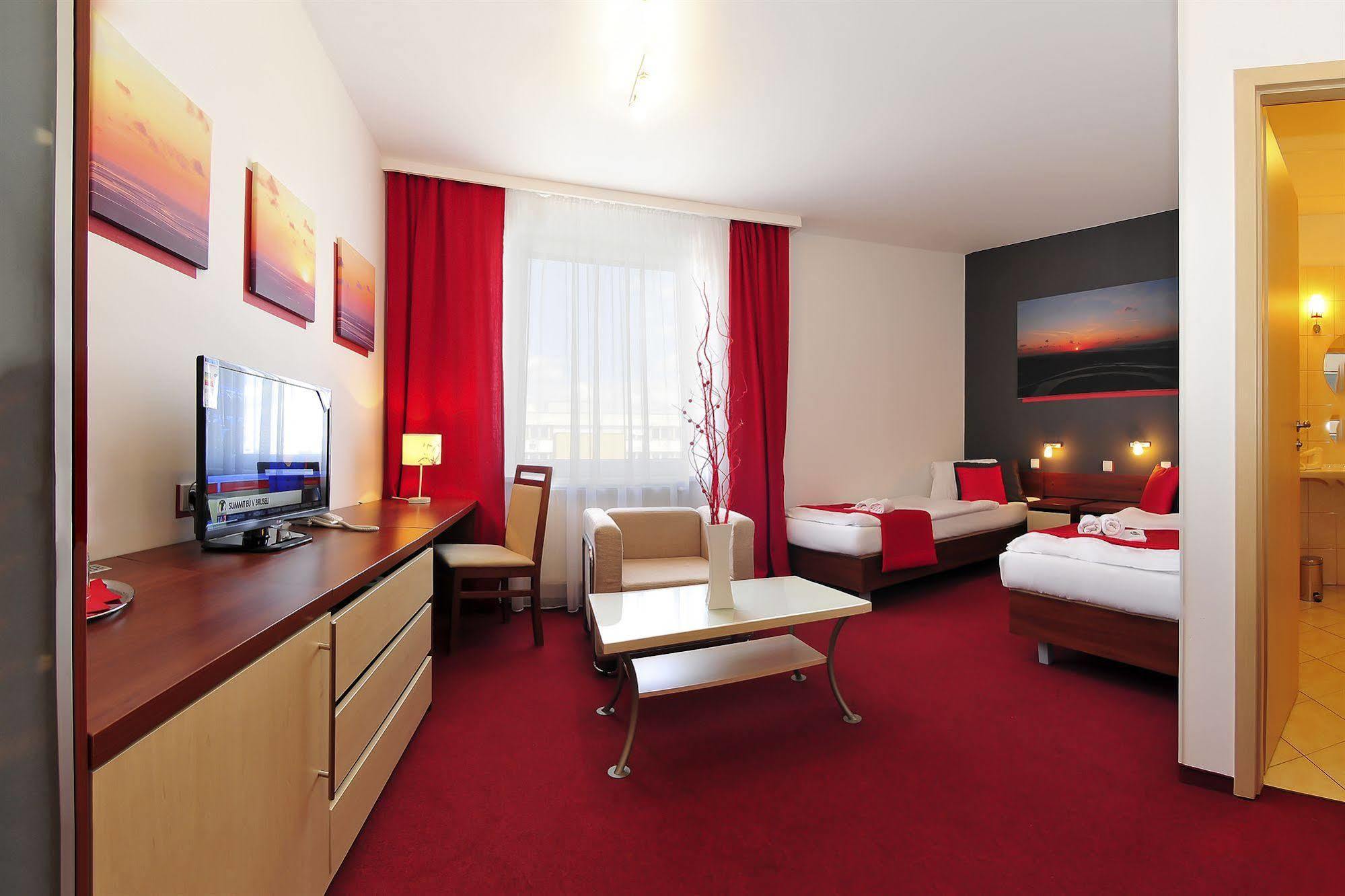 Hotel Color Bratislava Extérieur photo