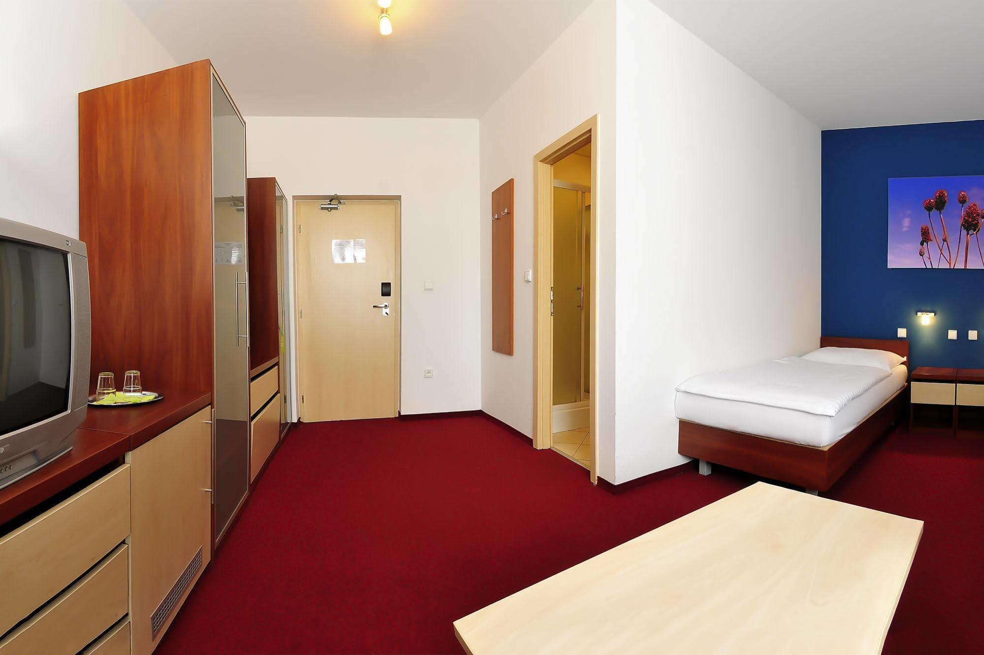 Hotel Color Bratislava Extérieur photo